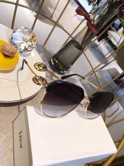 Classic Elegance: Oversized Frame Sunglasses for a Sophisticated Look